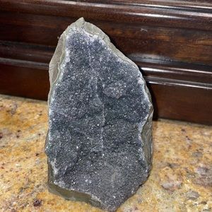 Druzy Black Amethyst Cut Base